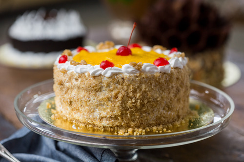 TORTA DOCE DE NOZES E BABA DE MOÇA