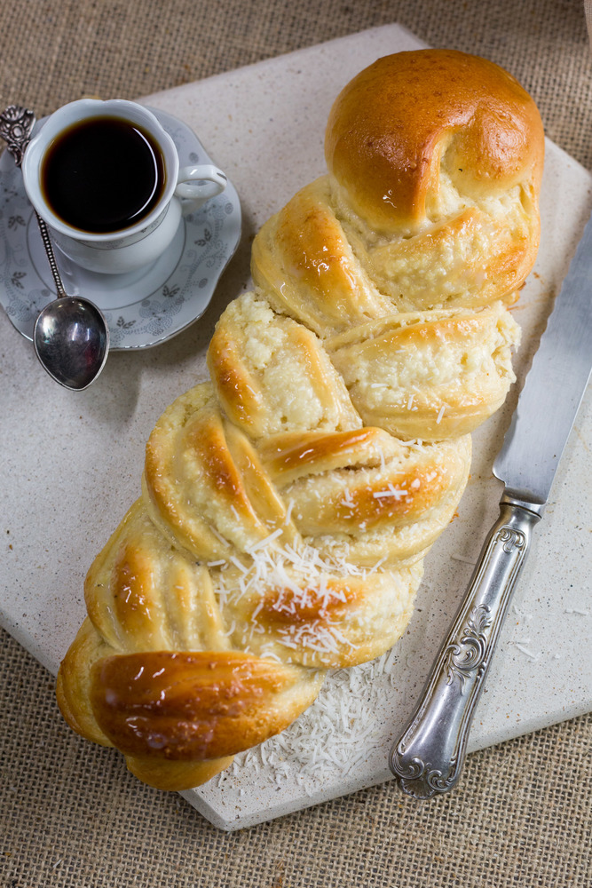 ROSCA RECHEADA COM COCADA ASSADA