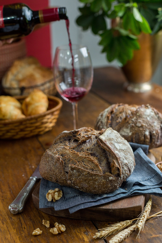 PÃO DE VINHO E NOZES