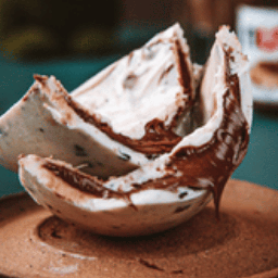 Ovo Trufado Biscoito com Nutella